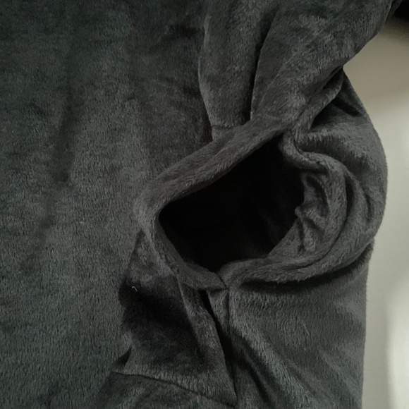 Port Authority Mountain Lodge Wearable Blanket OS Black Edit Avoid Fruits Repeat - Picture 5 of 11